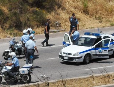 «Καυτή καταδίωξη»: Βαν με παράνομους μετανάστες έσπασε τα διόδια στην Εγνατία για να ξεφύγει